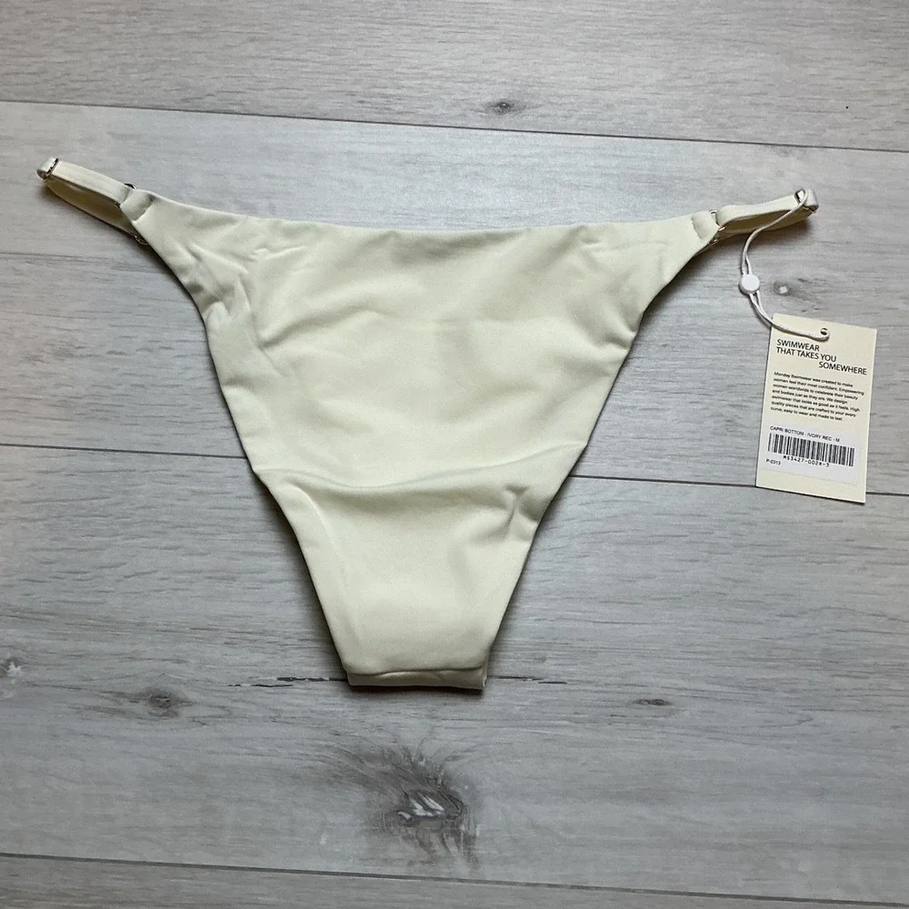 Monday Swimwear Capri Bottom Ivory Medium New With Tags